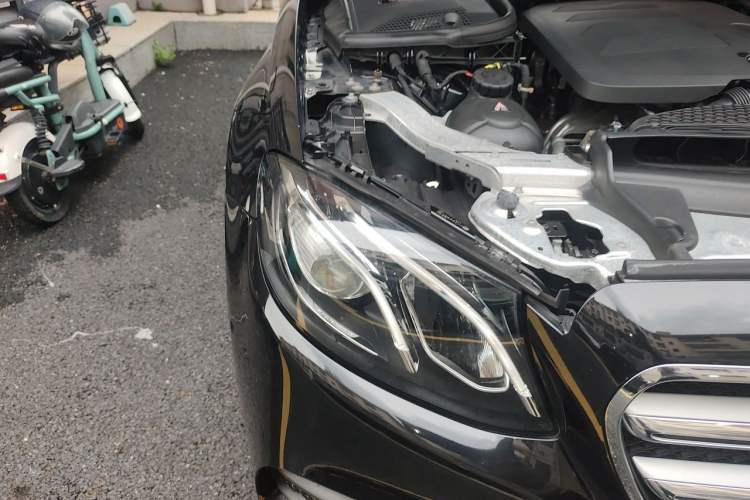 Used Mercedes-Benz E-Class 2020 Restyled E 300 L Sporty and Stylish Edition Right Front Headlight