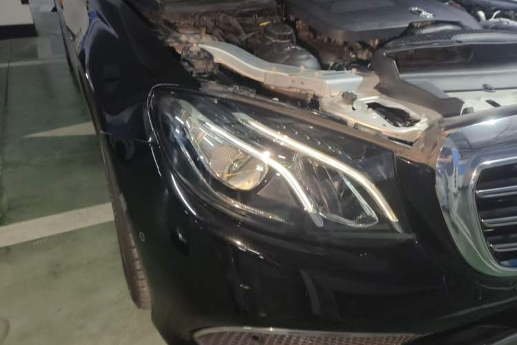 Used Mercedes-Benz E-Class 2020 Restyled E 300 L Exclusive Edition Right Front Headlight