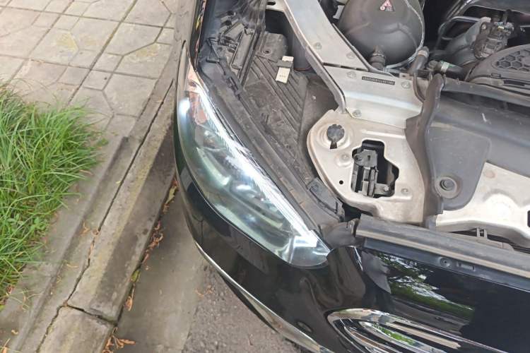 Used Mercedes-Benz E-Class 2020 E 300 L Luxury Model Right Front Headlight