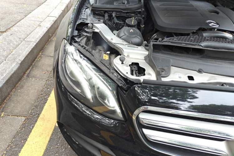 Used Mercedes-Benz E-Class 2020 Restyled E 300 L Exclusive Edition Right Front Headlight