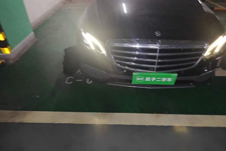 Used Mercedes-Benz E-Class 2020 Restyled E 300 L Sporty and Stylish Edition Right Front Headlight
