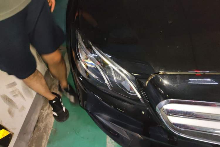 Used Mercedes-Benz E-Class 2020 Restyled E 300 L Sporty and Stylish Edition Right Front Headlight