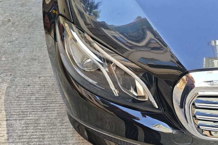 Used Mercedes-Benz E-Class 2020 Restyled E 300 L Exclusive Edition Right Front Headlight