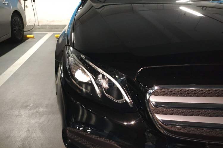 Used Mercedes-Benz E-Class 2020 Restyled E 300 L Sporty and Stylish Edition Right Front Headlight