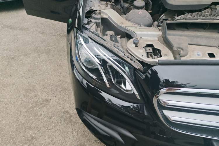 Used Mercedes-Benz E-Class 2020 E 300 L Sport Luxury Edition Right Front Headlight