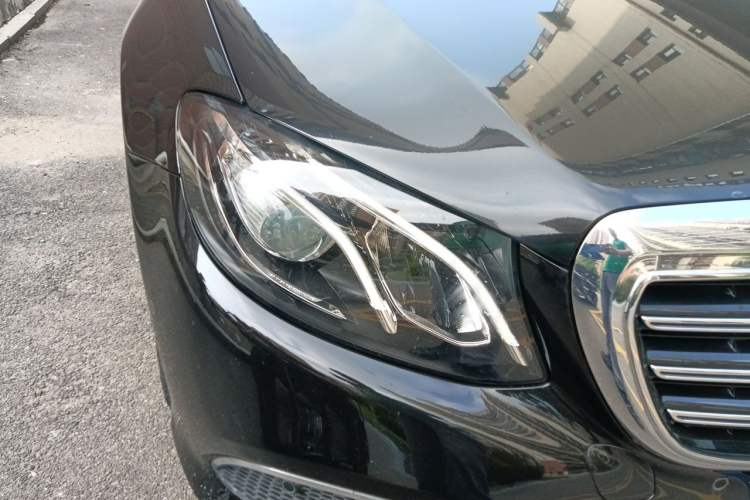 Used Mercedes-Benz E-Class 2020 Restyled E 300 L Exclusive Edition Right Front Headlight