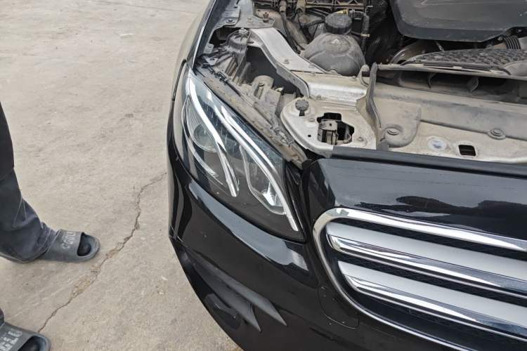 Used Mercedes-Benz E-Class 2020 Restyled E 300 L Sporty and Stylish Edition Right Front Headlight