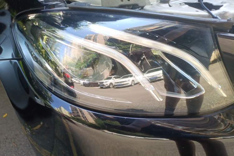 Used Mercedes-Benz E-Class 2020 E 300 L Sport Luxury Edition Right Front Headlight