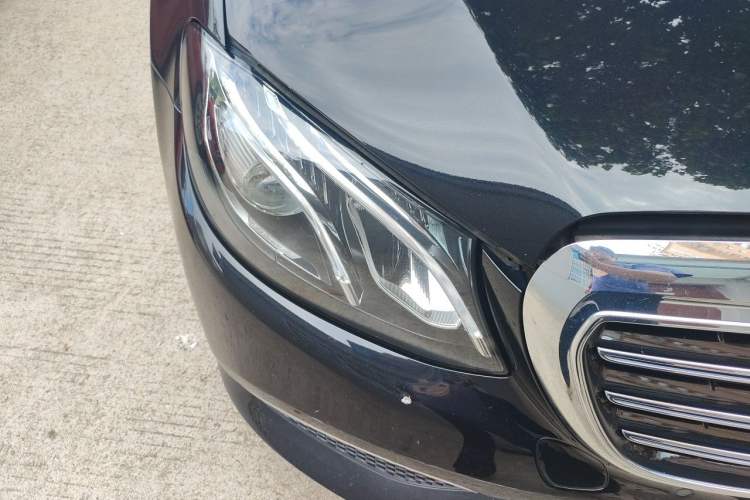 Used Mercedes-Benz E-Class 2020 Restyled E 300 L Exclusive Edition Right Front Headlight