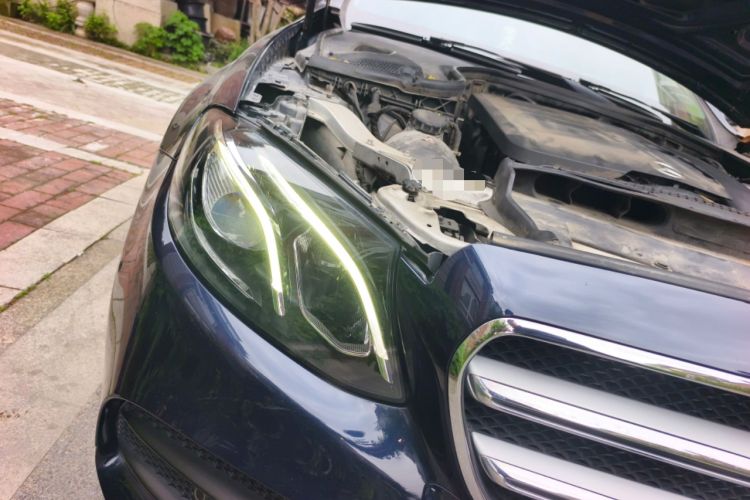 Used Mercedes-Benz E-Class 2020 E 300 L Sporty and Stylish Model Right Front Headlight