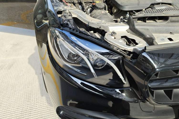 Used Mercedes-Benz E-Class 2020 Restyled E 300 L Sporty and Stylish Edition Right Front Headlight