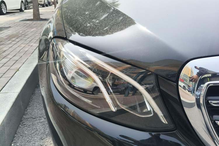 Used Mercedes-Benz E-Class 2020 Restyled E 300 L Exclusive Edition Right Front Headlight