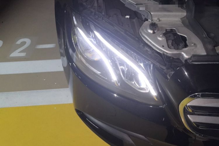 Used Mercedes-Benz E-Class 2020 E 300 L Sporty and Stylish Model Right Front Headlight