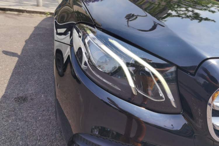 Used Mercedes-Benz E-Class 2020 E 300 L Sport Luxury Edition Right Front Headlight