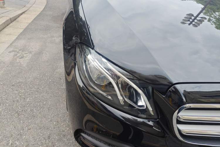 Used Mercedes-Benz E-Class 2020 Restyled E 300 L Sporty and Stylish Edition Right Front Headlight
