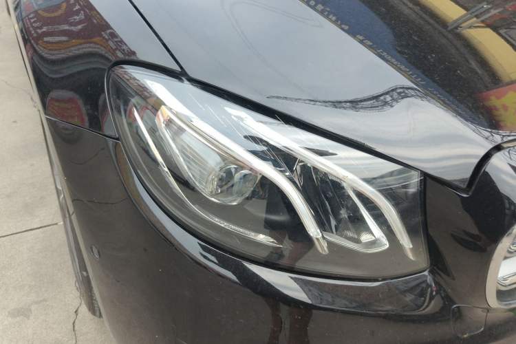 Used Mercedes-Benz E-Class 2020 Restyled E 300 L Sporty and Stylish Edition Right Front Headlight
