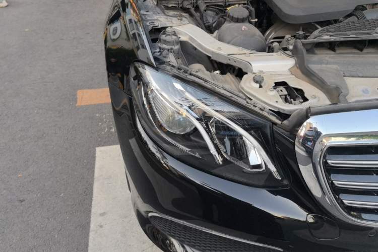 Used Mercedes-Benz E-Class 2020 E 300 L Stylish Model Right Front Headlight