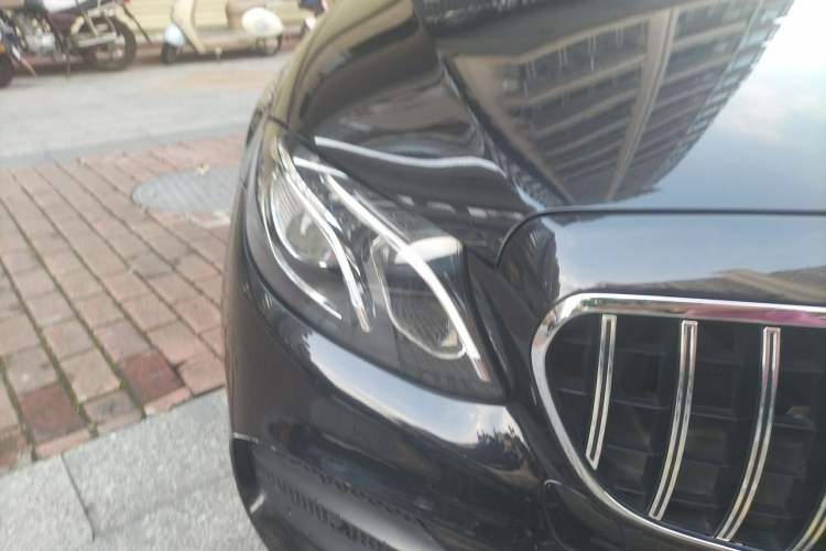 Used Mercedes-Benz E-Class 2020 E 300 L Sporty and Stylish Model Right Front Headlight
