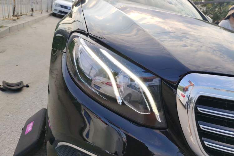 Used Mercedes-Benz E-Class 2020 E 300 L Stylish Model Right Front Headlight