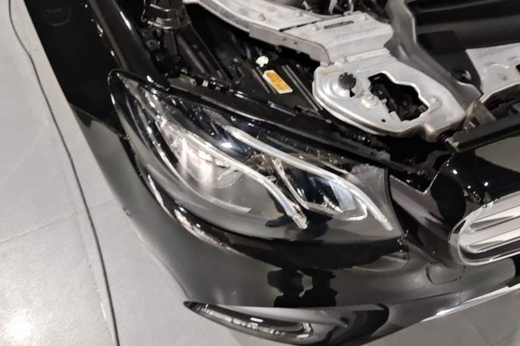 Used Mercedes-Benz E-Class 2020 E 300 L Sporty and Stylish Model Right Front Headlight