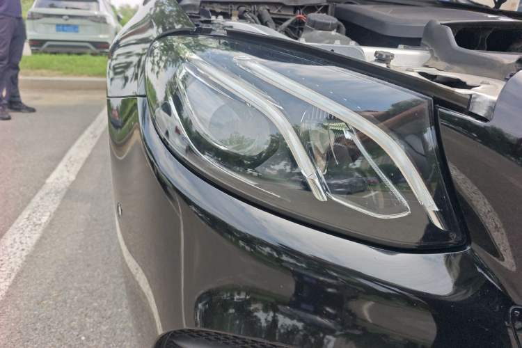 Used Mercedes-Benz E-Class 2020 Restyled E 300 L Sport Exclusive Edition Right Front Headlight