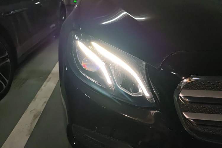 Used Mercedes-Benz E-Class 2020 Restyled E 300 L Sporty and Stylish Edition Right Front Headlight