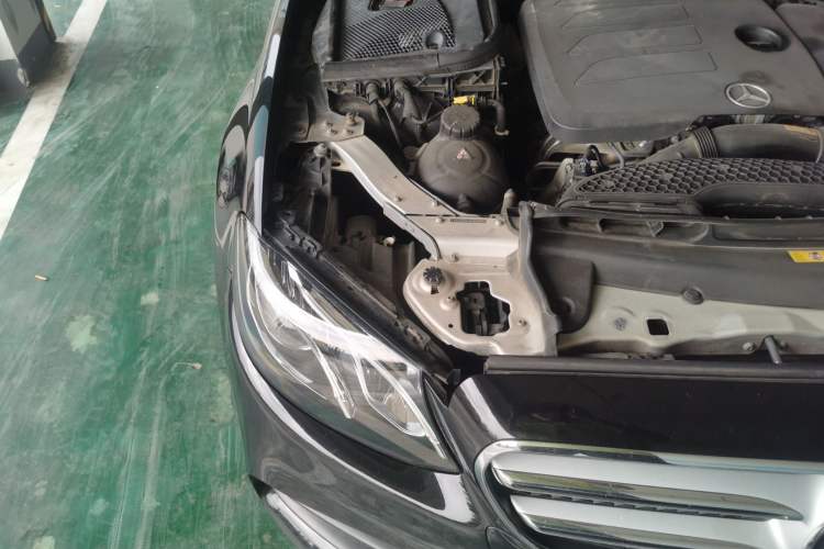Used Mercedes-Benz E-Class 2020 E 300 L Sporty and Stylish Model Right Front Headlight