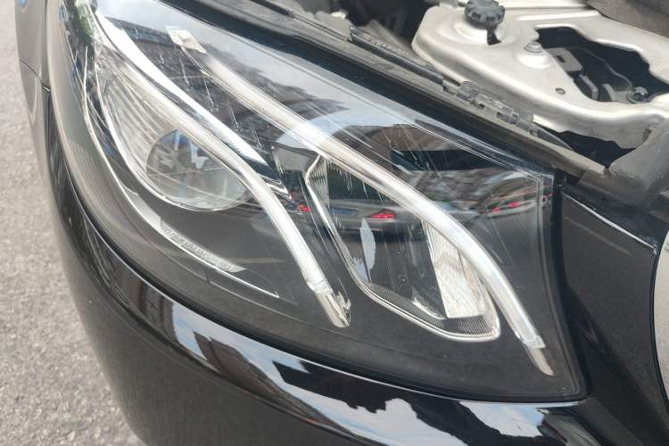 Used Mercedes-Benz E-Class 2020 Restyled E 300 L Exclusive Edition Right Front Headlight