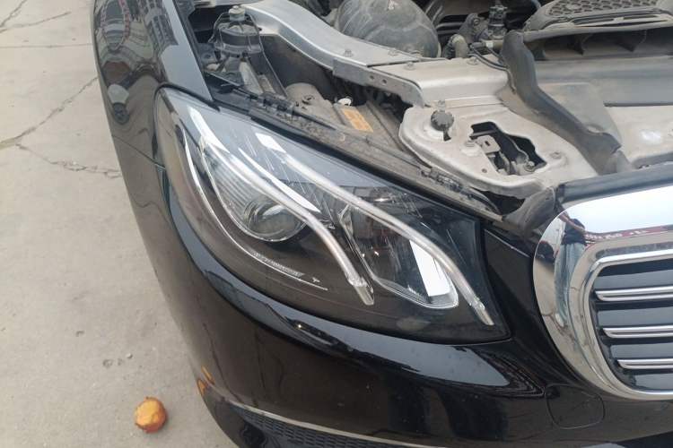 Used Mercedes-Benz E-Class 2020 E 300 L Luxury Model Right Front Headlight