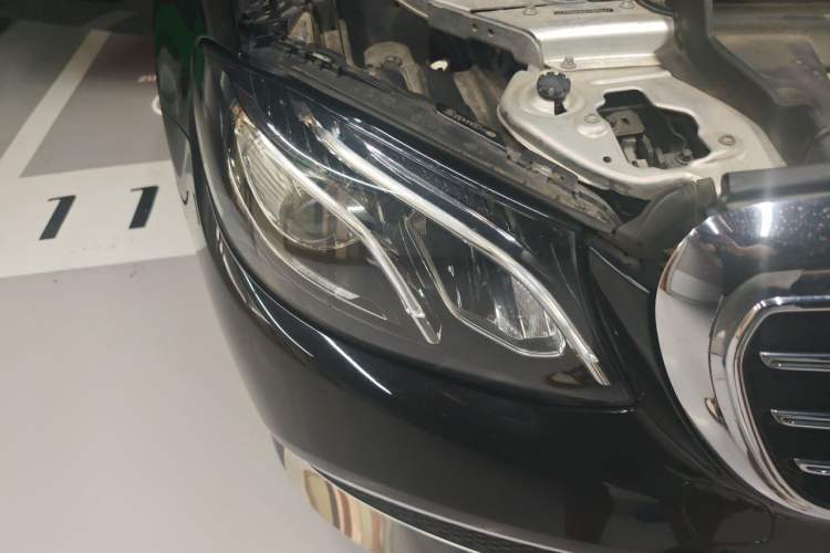 Used Mercedes-Benz E-Class 2020 Restyled E 300 L Exclusive Edition Right Front Headlight