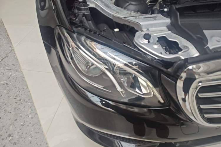 Used Mercedes-Benz E-Class 2020 Restyled E 300 L Exclusive Edition Right Front Headlight