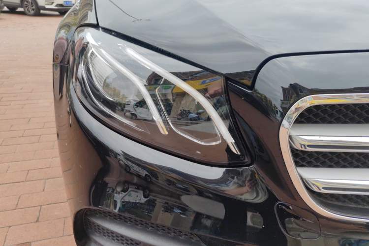 Used Mercedes-Benz E-Class 2020 Restyled E 300 L Sporty and Stylish Edition Right Front Headlight