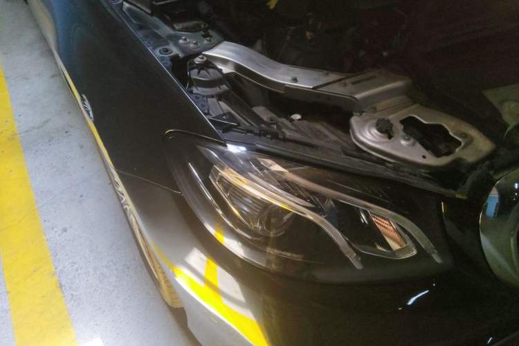 Used Mercedes-Benz E-Class 2020 E 300 L Stylish Model Right Front Headlight