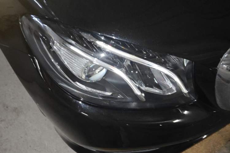 Used Mercedes-Benz E-Class 2020 Restyled E 300 L Exclusive Edition Right Front Headlight