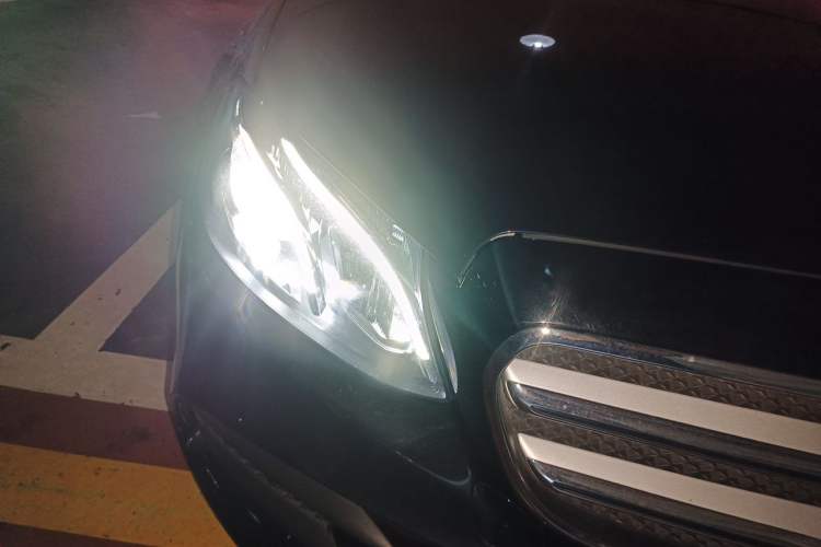 Used Mercedes-Benz E-Class 2020 Restyled E 300 L Sport Exclusive Edition Right Front Headlight