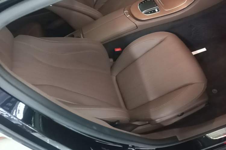 Used Mercedes-Benz E-Class 2020 E 300 L Luxury Model Right Front Seat