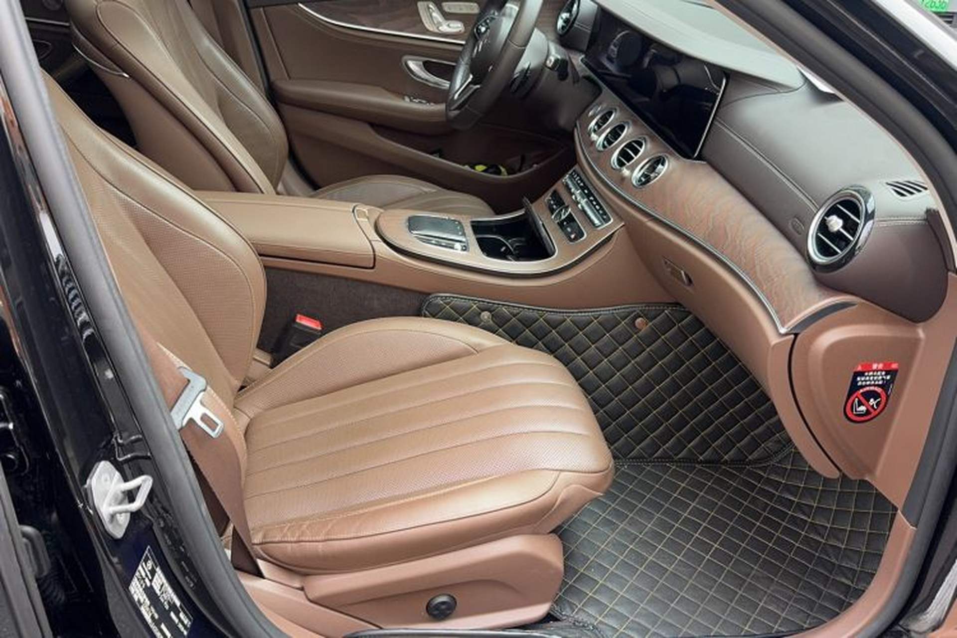 Used Mercedes-Benz E-Class 2020 Restyled E 300 L Exclusive Edition Right Front Seat