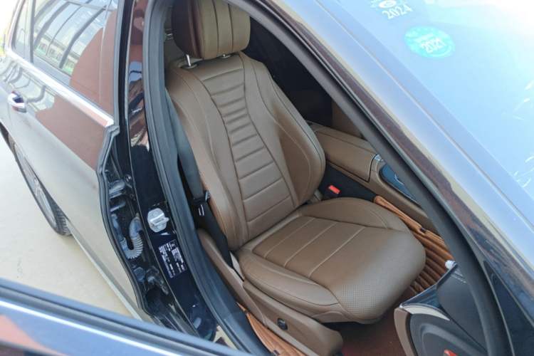 Used Mercedes-Benz E-Class 2020 E 300 L Sport Luxury Edition Right Front Seat