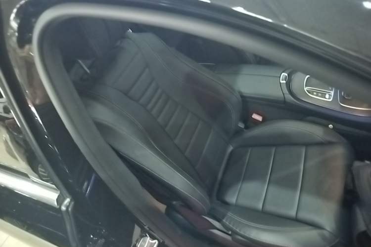 Used Mercedes-Benz E-Class 2020 Restyled E 300 L Sport Exclusive Edition Right Front Seat