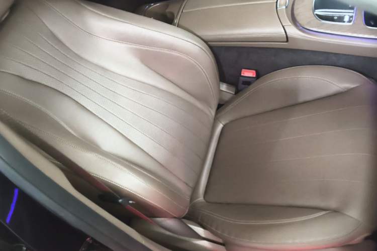 Used Mercedes-Benz E-Class 2020 E 300 L Stylish Model Right Front Seat