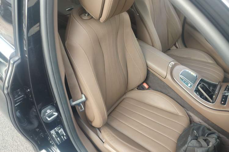 Used Mercedes-Benz E-Class 2020 Restyled E 300 L Exclusive Edition Right Front Seat