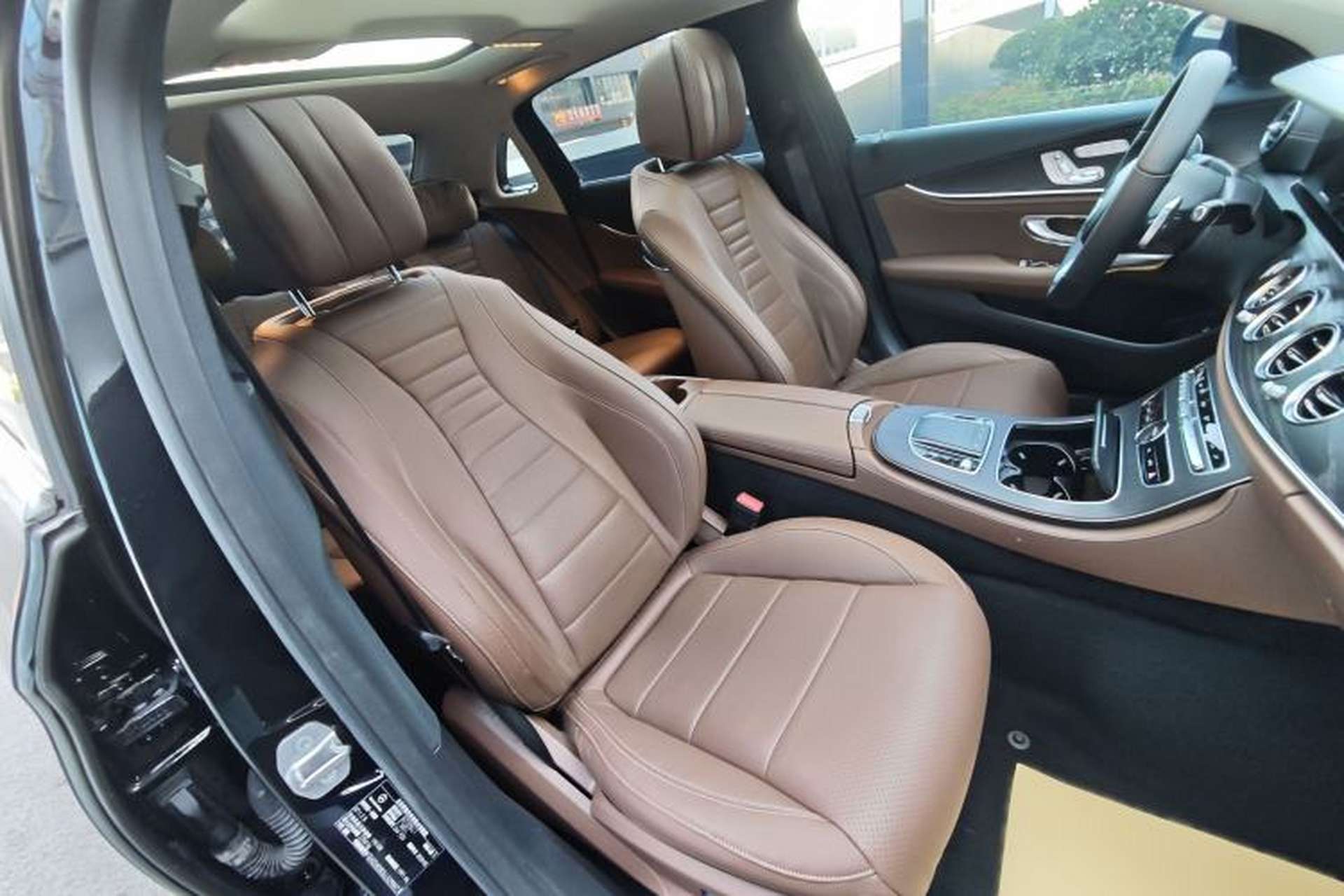 Used Mercedes-Benz E-Class 2020 Restyled E 300 L Sport Exclusive Edition Right Front Seat