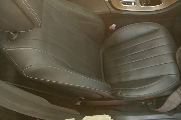 Used Mercedes-Benz E-Class 2020 Restyled E 300 L Exclusive Edition Right Front Seat