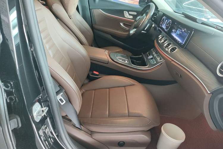 Used Mercedes-Benz E-Class 2020 Restyled E 300 L Sport Exclusive Edition Right Front Seat
