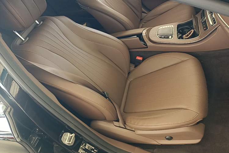Used Mercedes-Benz E-Class 2020 E 300 L Luxury Model Right Front Seat