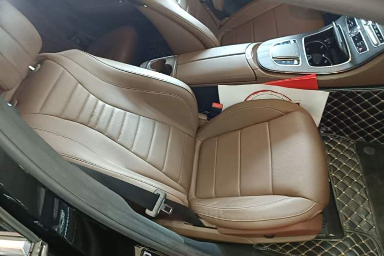 Used Mercedes-Benz E-Class 2020 Restyled E 300 L Sport Exclusive Edition Right Front Seat