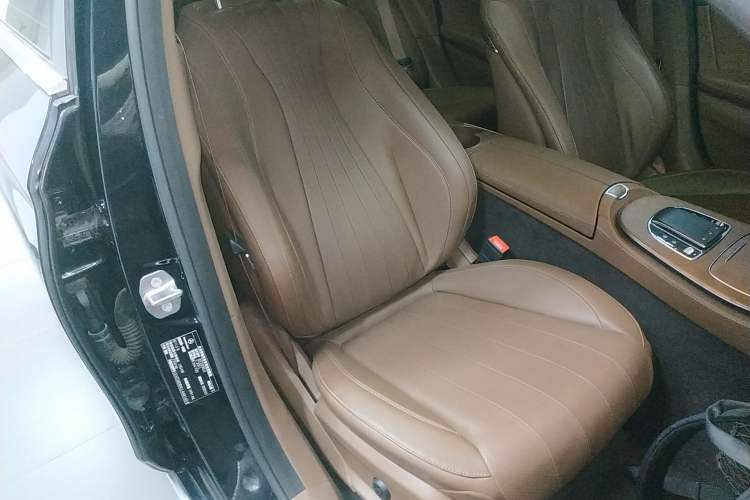 Used Mercedes-Benz E-Class 2020 E 300 L Luxury Model Right Front Seat