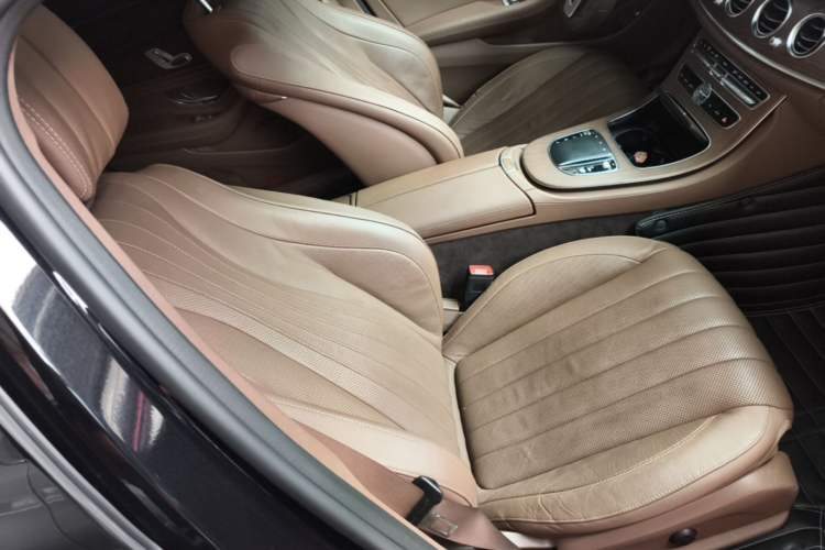Used Mercedes-Benz E-Class 2020 Restyled E 300 L Exclusive Edition Right Front Seat