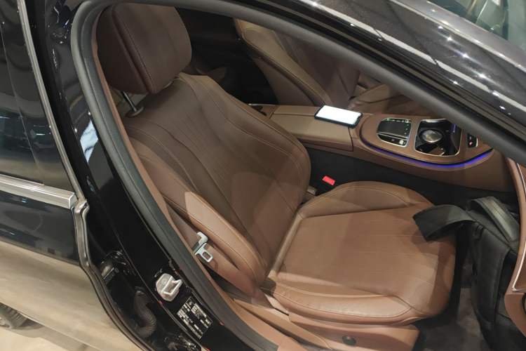 Used Mercedes-Benz E-Class 2020 Facelift E 300 L Stylish Edition Right Front Seat