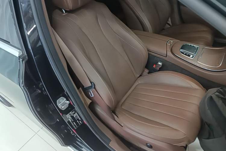 Used Mercedes-Benz E-Class 2020 Restyled E 300 L Exclusive Edition Right Front Seat